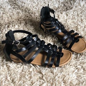 Soda strapped black zip up sandals size 6